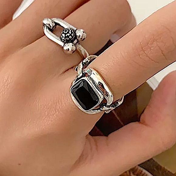 STERLING SILVER HORSESHOE ONYX RING SET - Picture 5 of 6